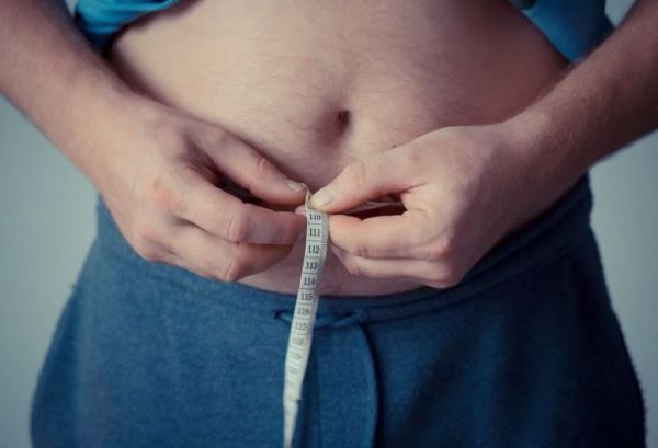 Специалисты объяснили, почему мужчины более предрасположены к ожирению