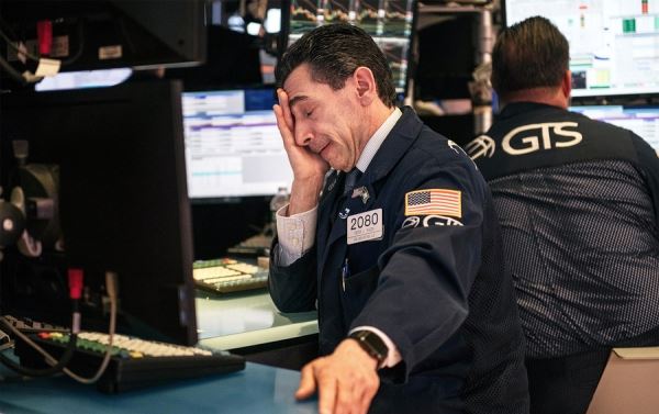 Двойной удар, и рынки пали: как коронавирус и Берни Сандерс вызвали панику на биржах